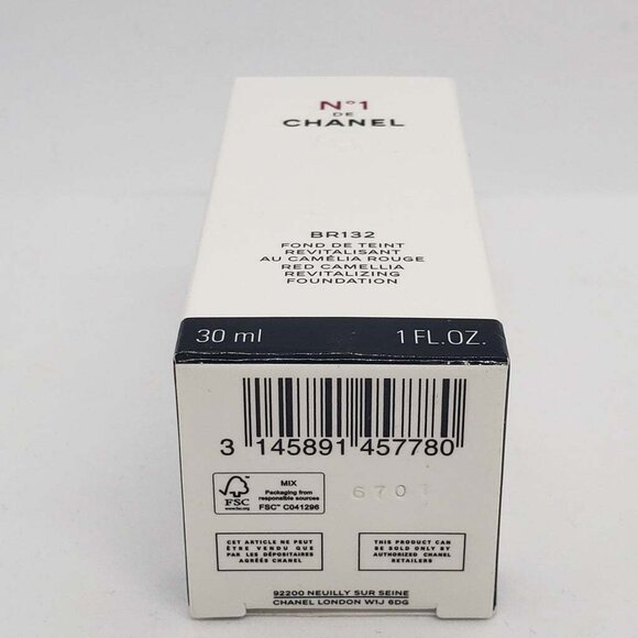 Chanel No.1 de CHANEL Red Camelia Revitalizing Foundation BR132 1oz 30ml - Picture 4 of 4
